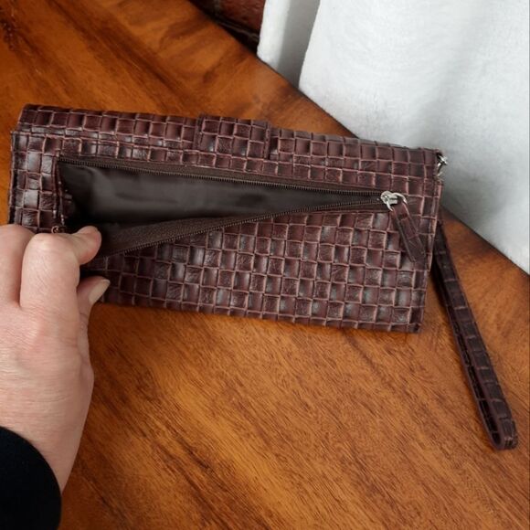 Brown Crocodile Pattern Clutch/Wristlet with Silver Buckle - Picture 4 of 9